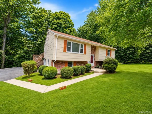 37 Nursery Road, Tuxedo Park, NY 10987