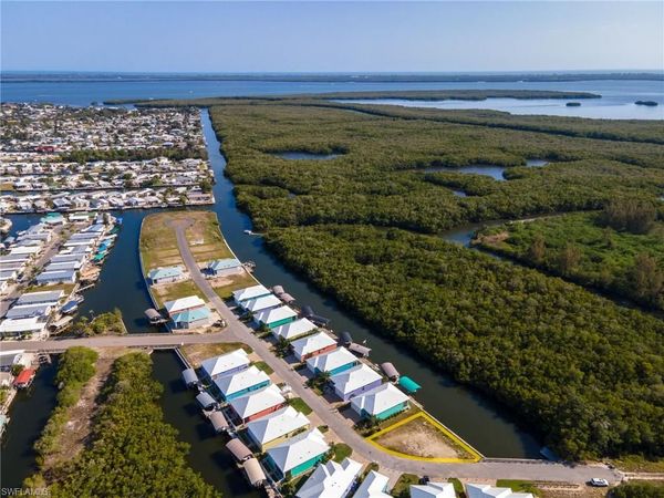 3155 Trawler LN , ST. JAMES CITY, FL 33956