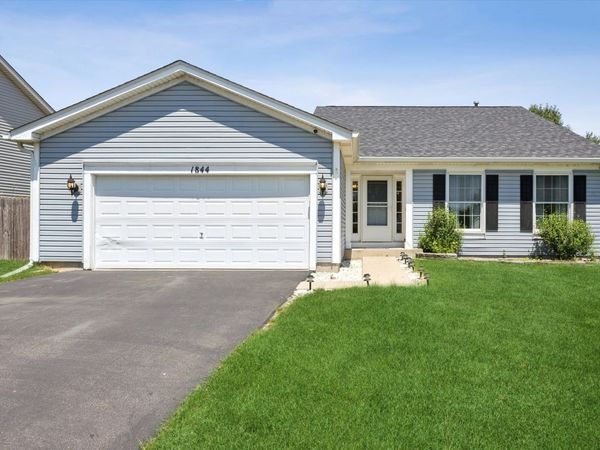 1844 Kendall Ridge Boulevard , Plainfield, IL 60586