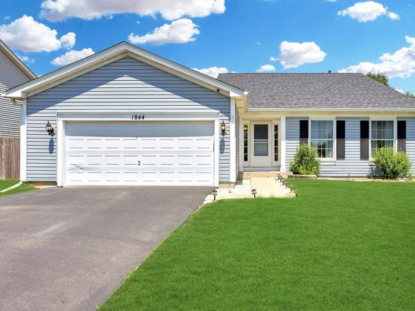 1844 Kendall Ridge Boulevard , Plainfield, IL 60586