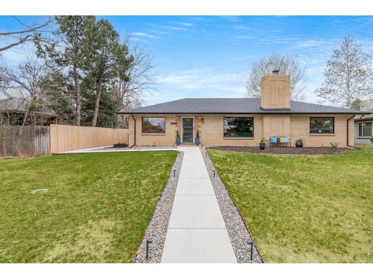 2015 N Monaco St Pkwy, Denver, CO 80207 Main Photo