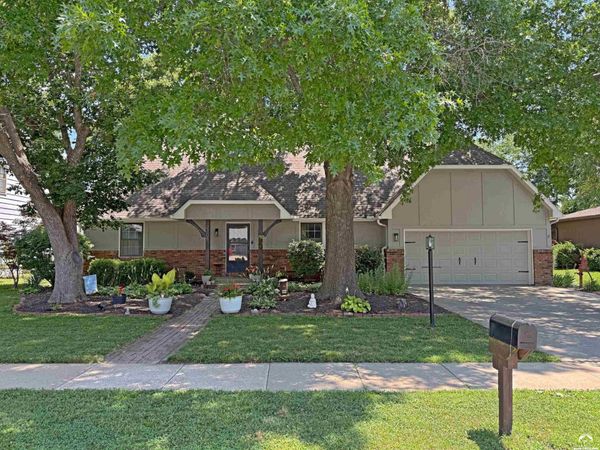 2708 Lockridge Drive, Lawrence, KS 66047