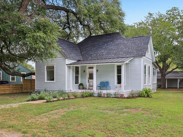 600 Short ST, Smithville, TX 78957