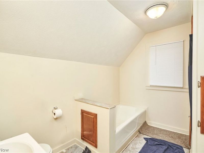936 Green Avenue SW, Massillon, OH 44647 Photo 9