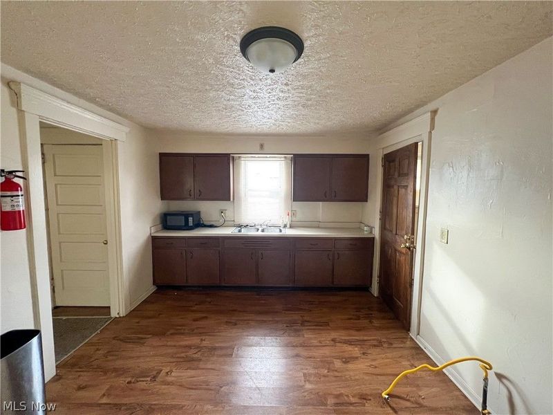 302 Huntington Avenue, Akron, OH 44306 Photo 3