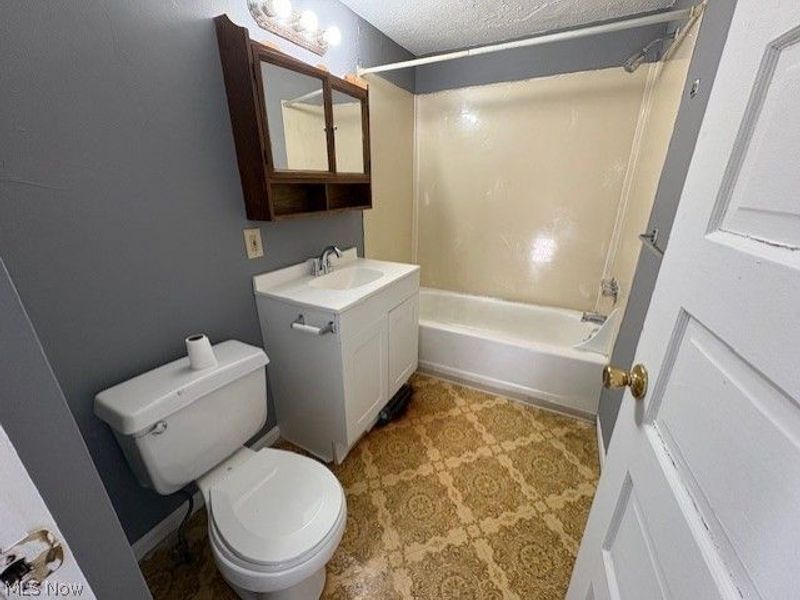566 Sumner Street, Akron, OH 44311 Photo 10