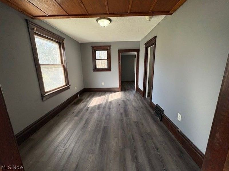 566 Sumner Street, Akron, OH 44311 Photo 2