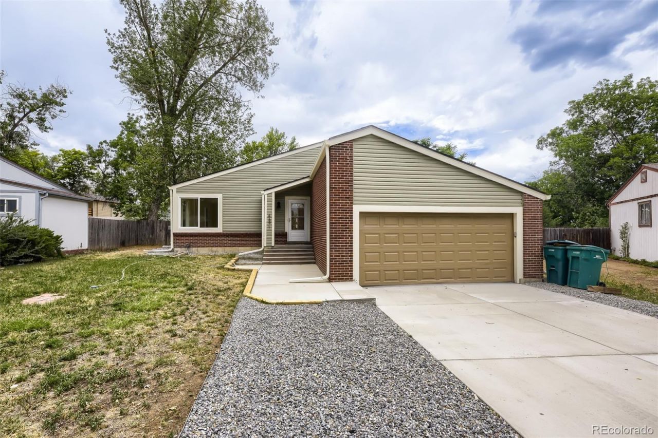 4691 S Lewiston Way, Aurora, CO 80015 Main Photo
