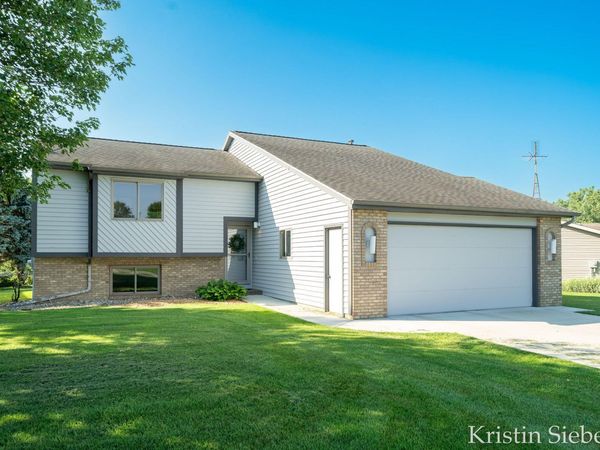 3220 Cornerstone Lane, Holland, MI 49424