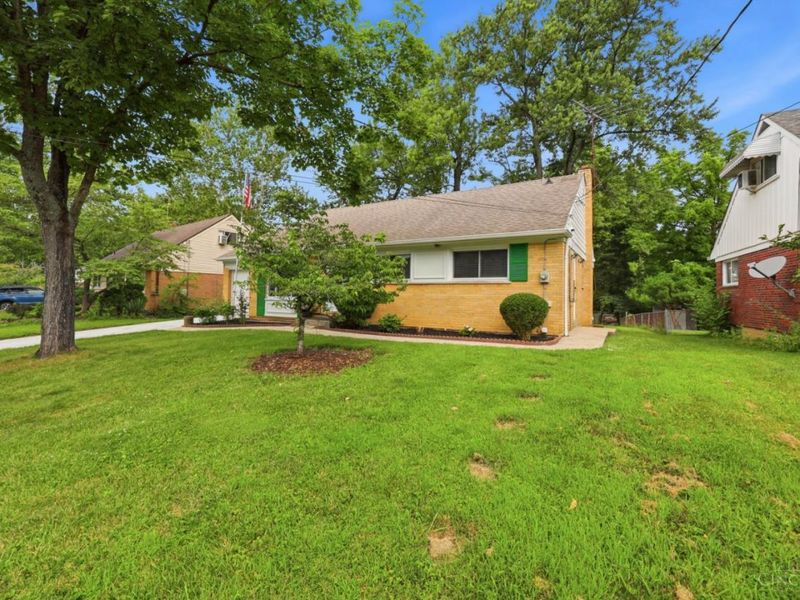 8785 Mockingbird Lane, Springfield Twp., OH 45231 Photo 3