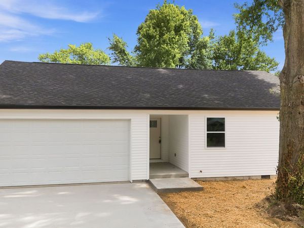 230 North Street, Austin, IN 47102