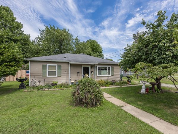 16 Allen Lane , Greenfield, IN 46140