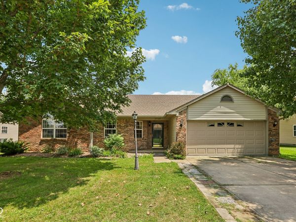 1719 Acorn Road , Franklin, IN 46131