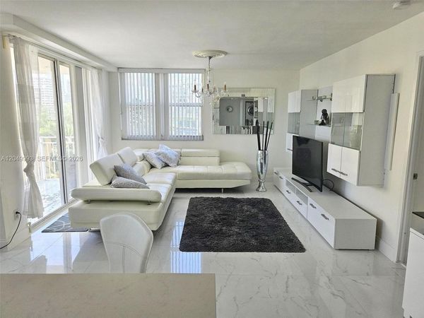 770 Claughton Island Dr , Unit 602, Miami, FL 33131