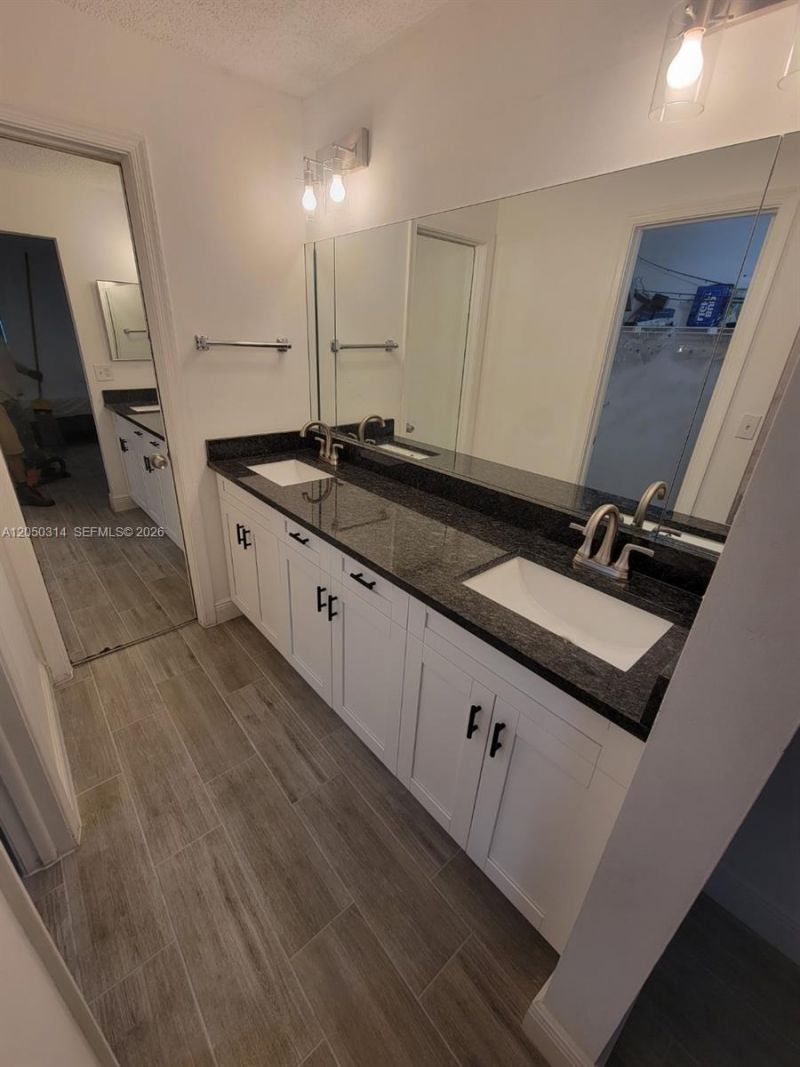1009 NW 88th Ave , Unit B87, Plantation, FL 33322 Photo