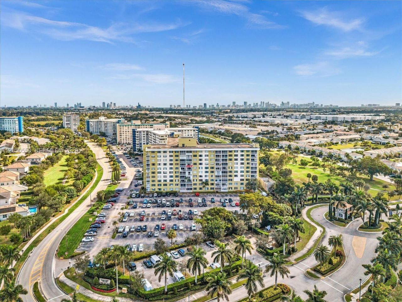 4400 Hillcrest Dr , Unit 617B, Hollywood, FL 33021 Photo