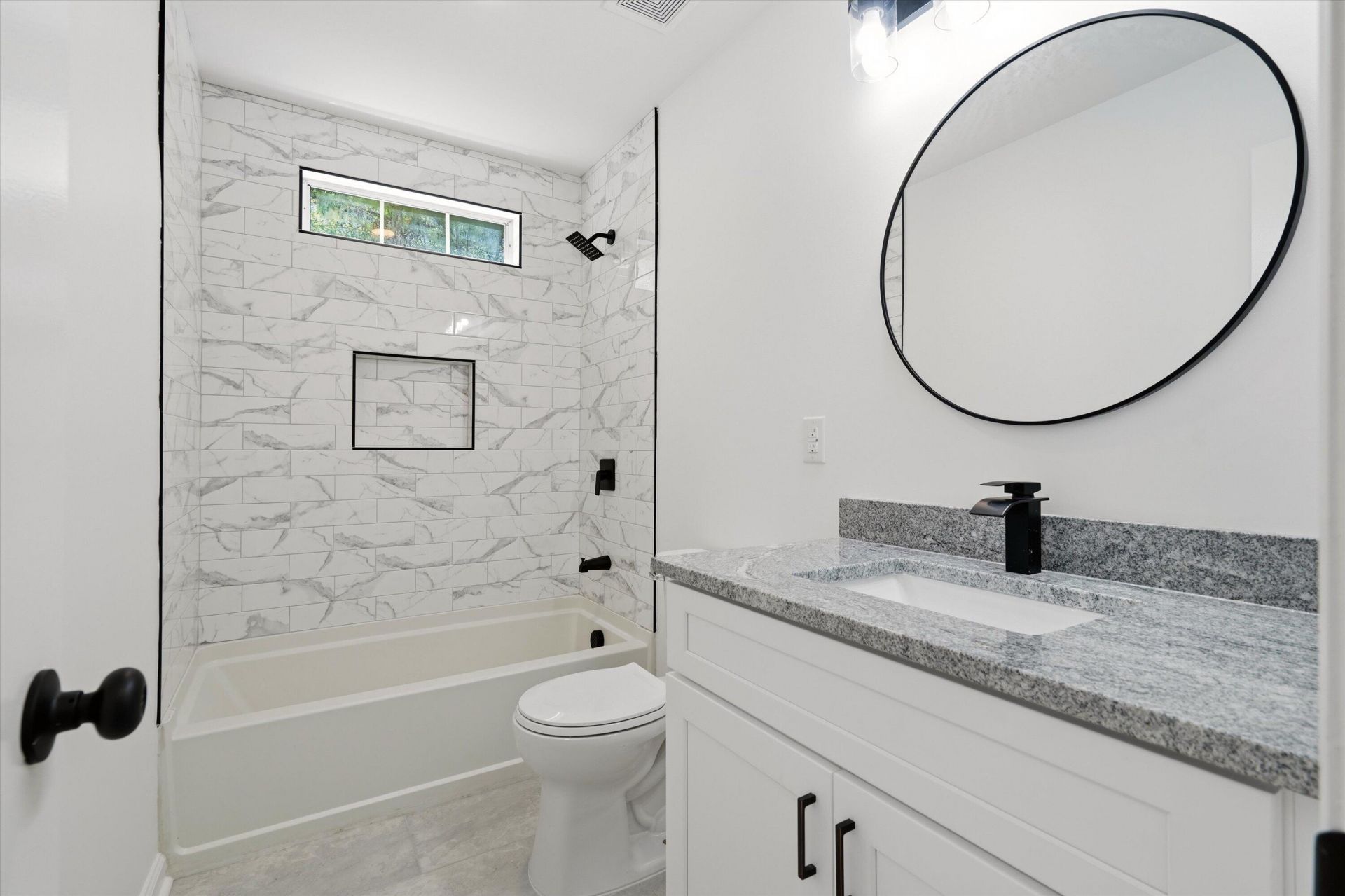 2403 Castlereagh Road Photo 10
