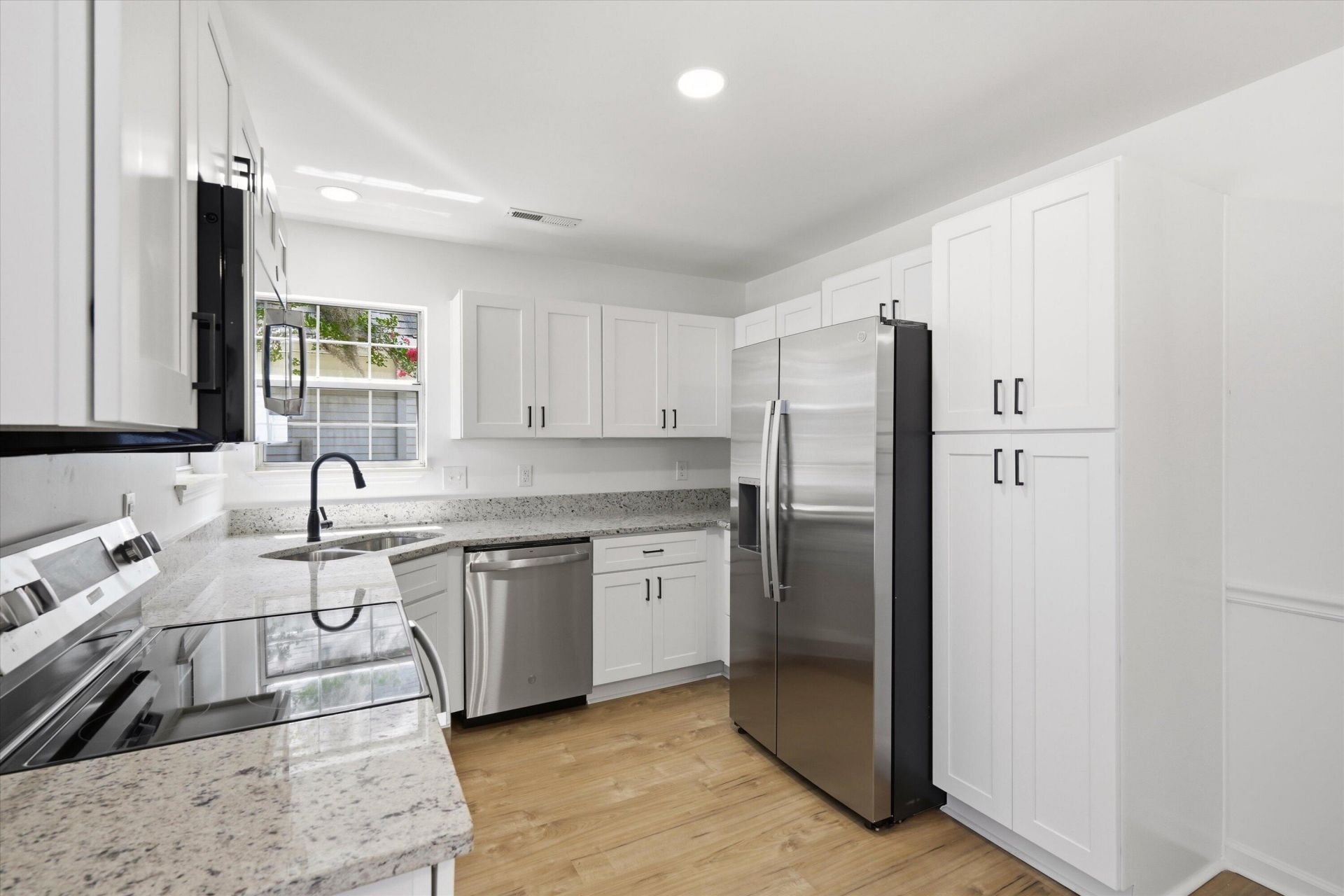 2403 Castlereagh Road Photo 17
