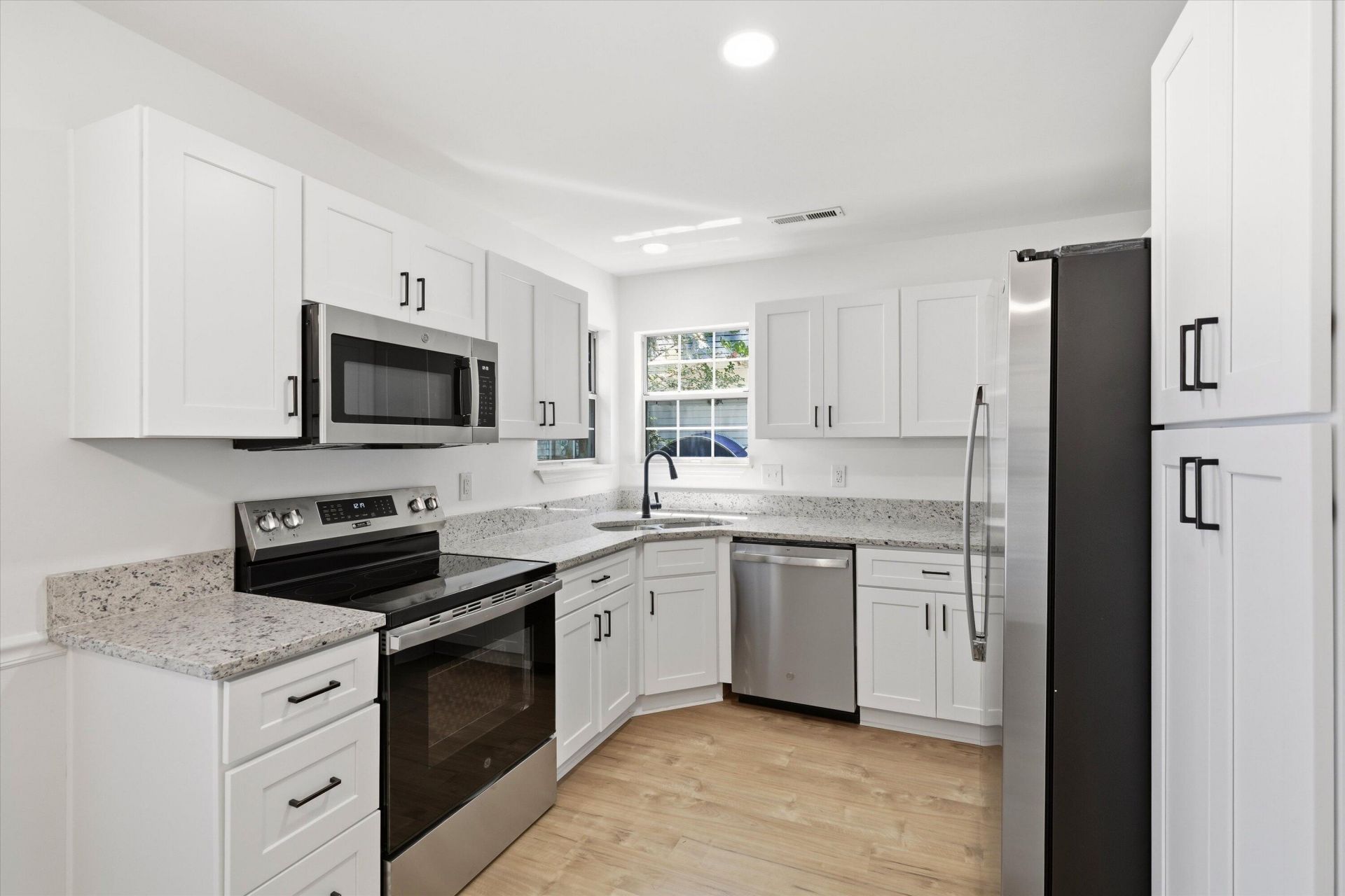 2403 Castlereagh Road Photo 20