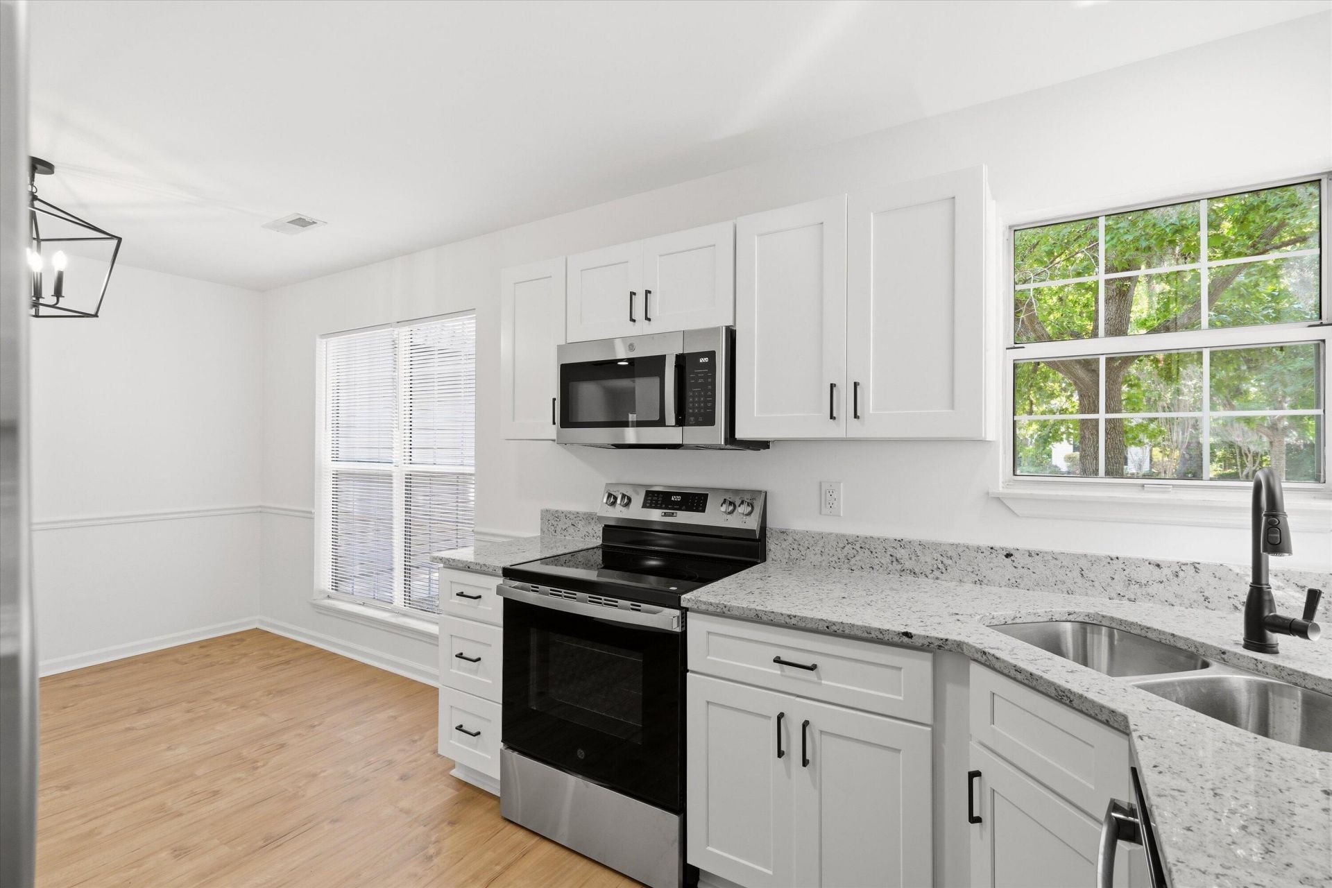 2403 Castlereagh Road Photo 22