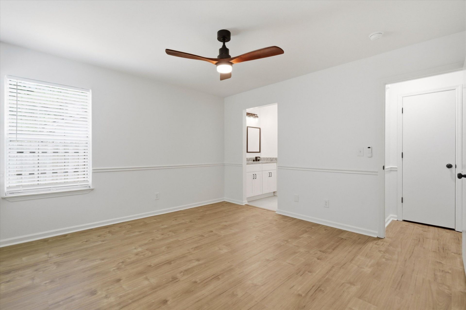 2403 Castlereagh Road Photo 25