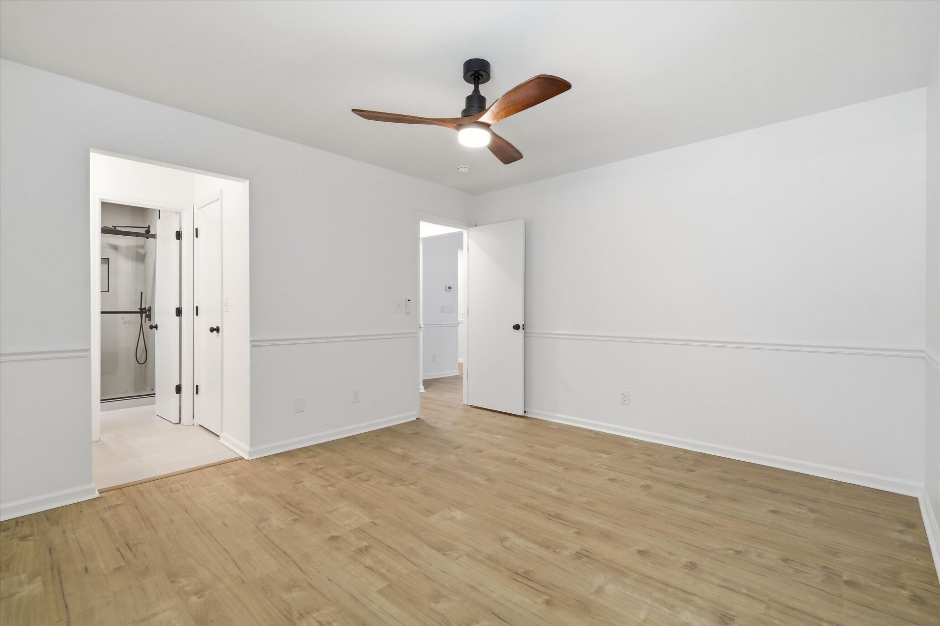 2403 Castlereagh Road Photo 26