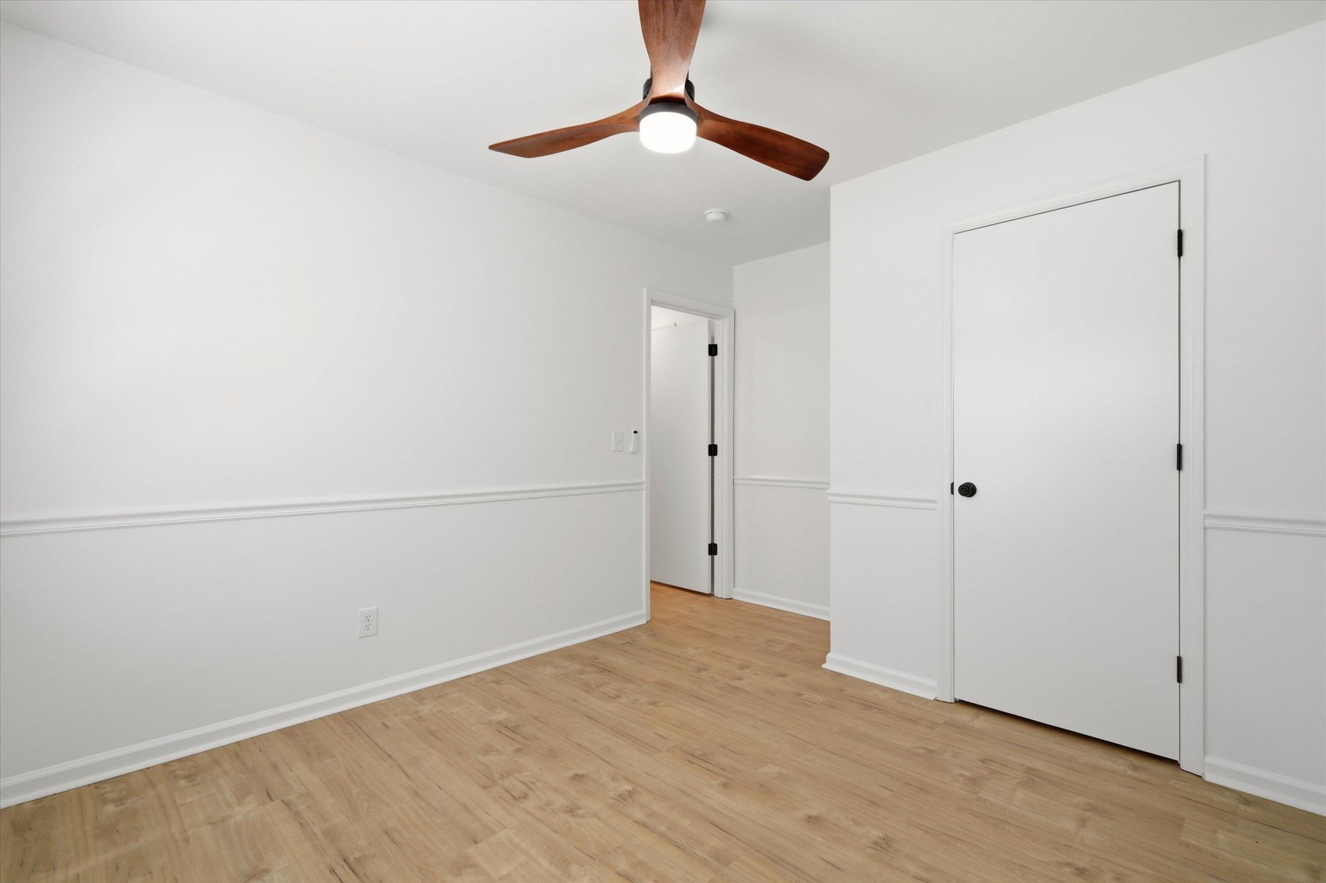 2403 Castlereagh Road Photo 27