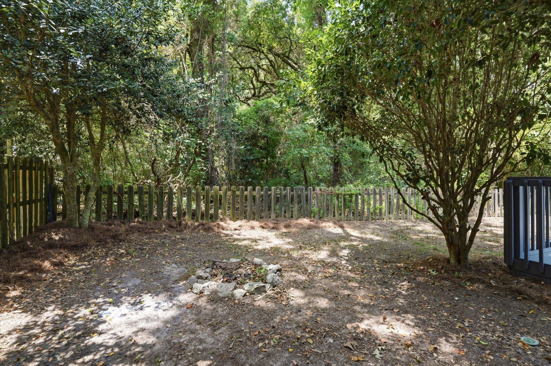 2403 Castlereagh Road Photo 36