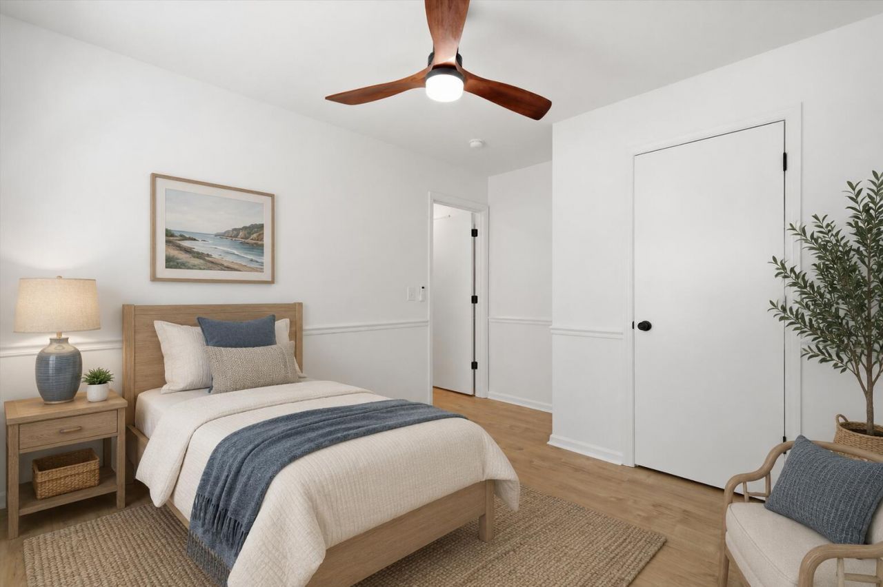 2403 Castlereagh Road Photo 5