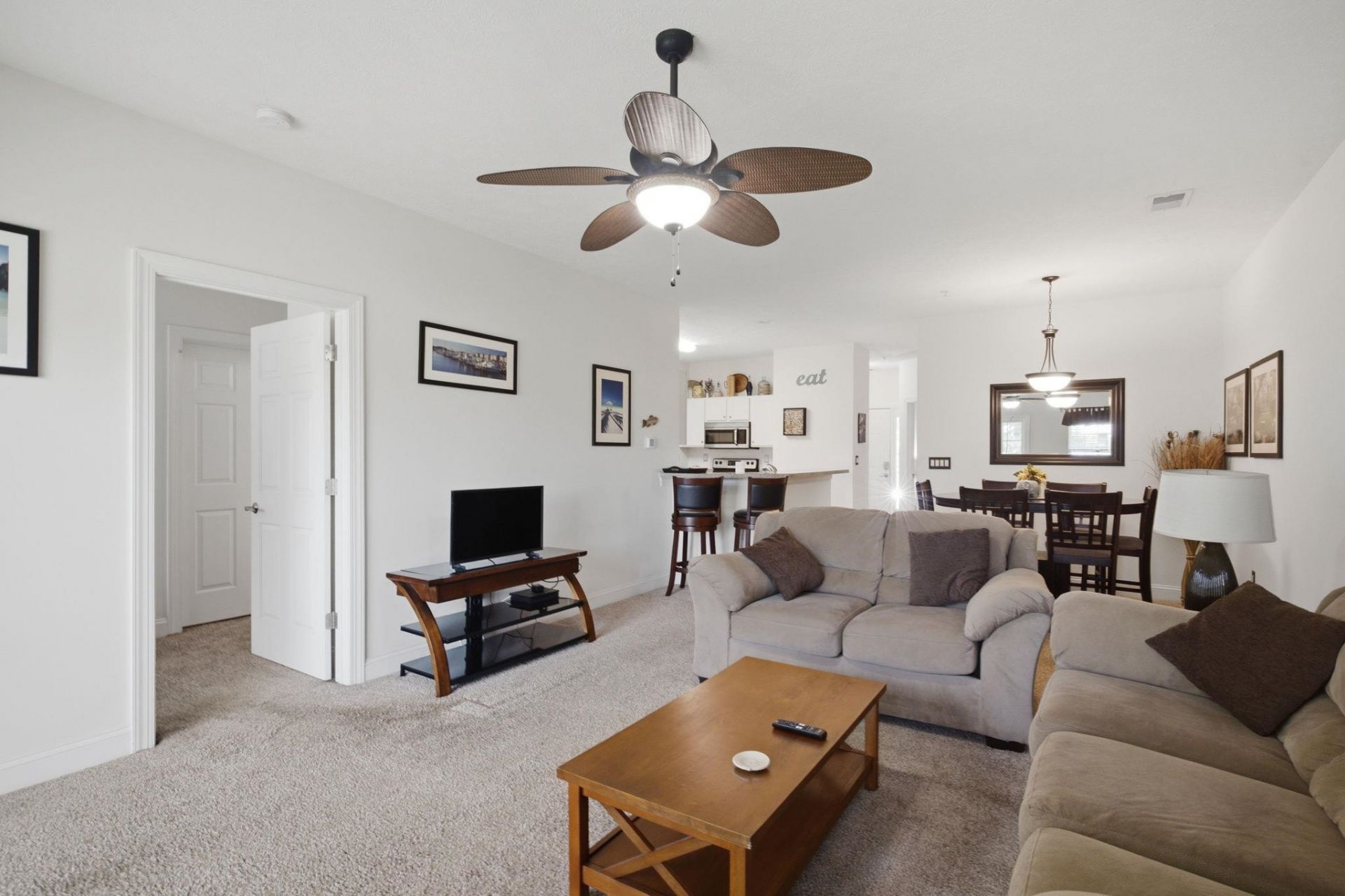 6000 Windsor Green Way Photo 10