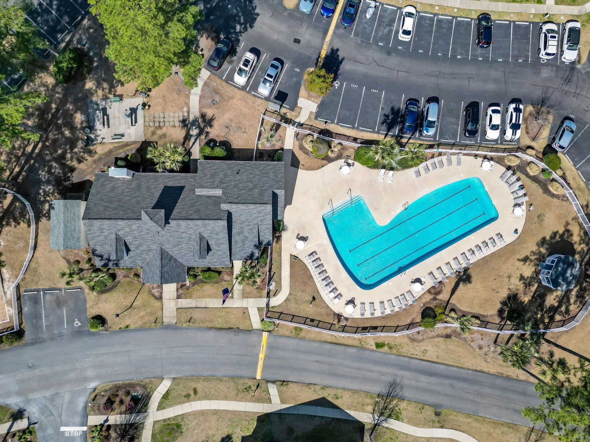 6000 Windsor Green Way Photo 29