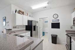 6000 Windsor Green Way photo 4
