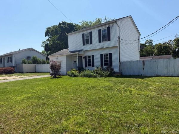 2 E Elm Street , Central Islip, NY 11722