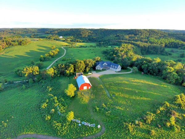 4526 County Road Q Road, Dodgeville, WI 53533