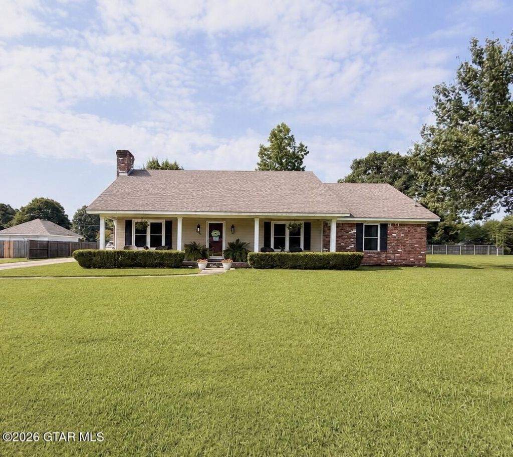 3220 Yorkville Road E, Columbus, MS 39702 Main Photo