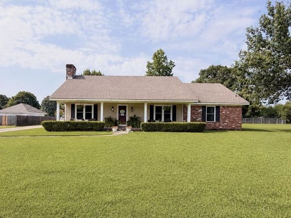 3220 Yorkville Road E, Columbus, MS 39702