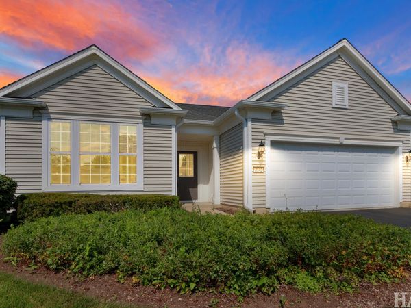3142 Ravinia Circle, Mundelein, IL 60060