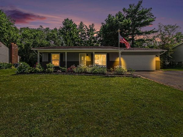 9155 Satelite Drive, White Lake, MI 48386