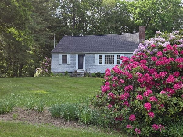 6 Exeter Road, Kingston, NH 03848