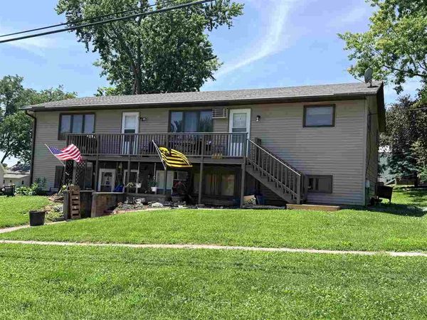 220 N Ella St, Riverside, IA 52327