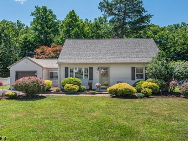 56 Village Dr, Wayne, NJ 07470