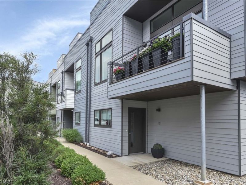 18875 Riversouth Terrace, Unit 11, Fairview Park, OH 44126 Photo 7