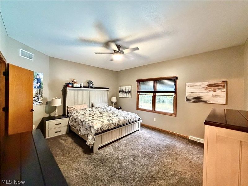 2101 Oakwood Street, Girard, OH 44420 Photo 12