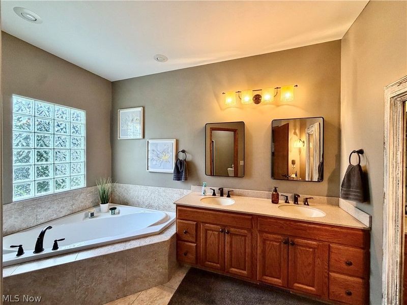 2101 Oakwood Street, Girard, OH 44420 Photo 13