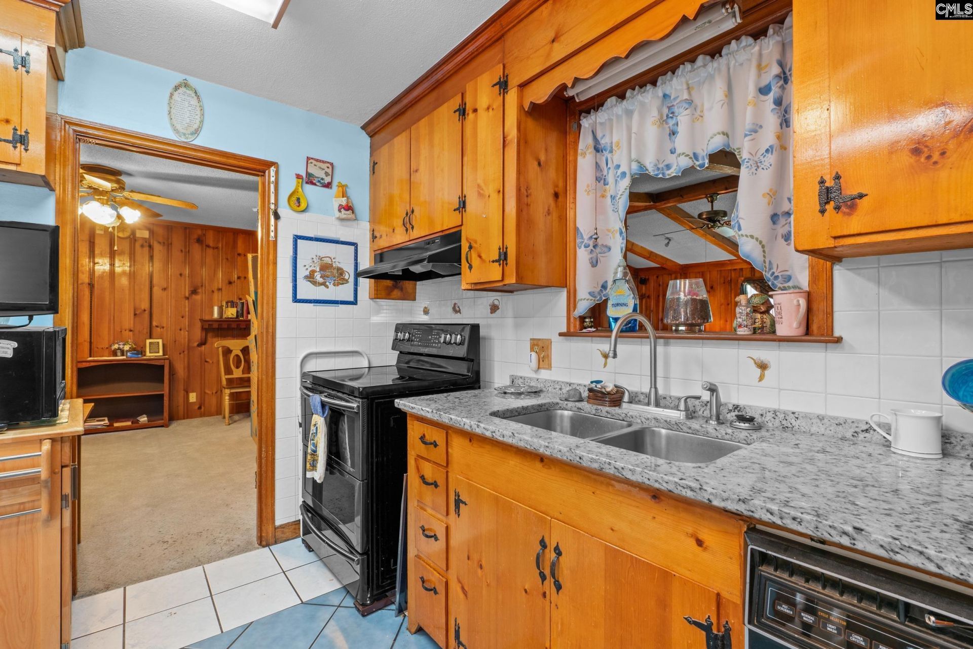 135 Newcastle Drive Photo 10