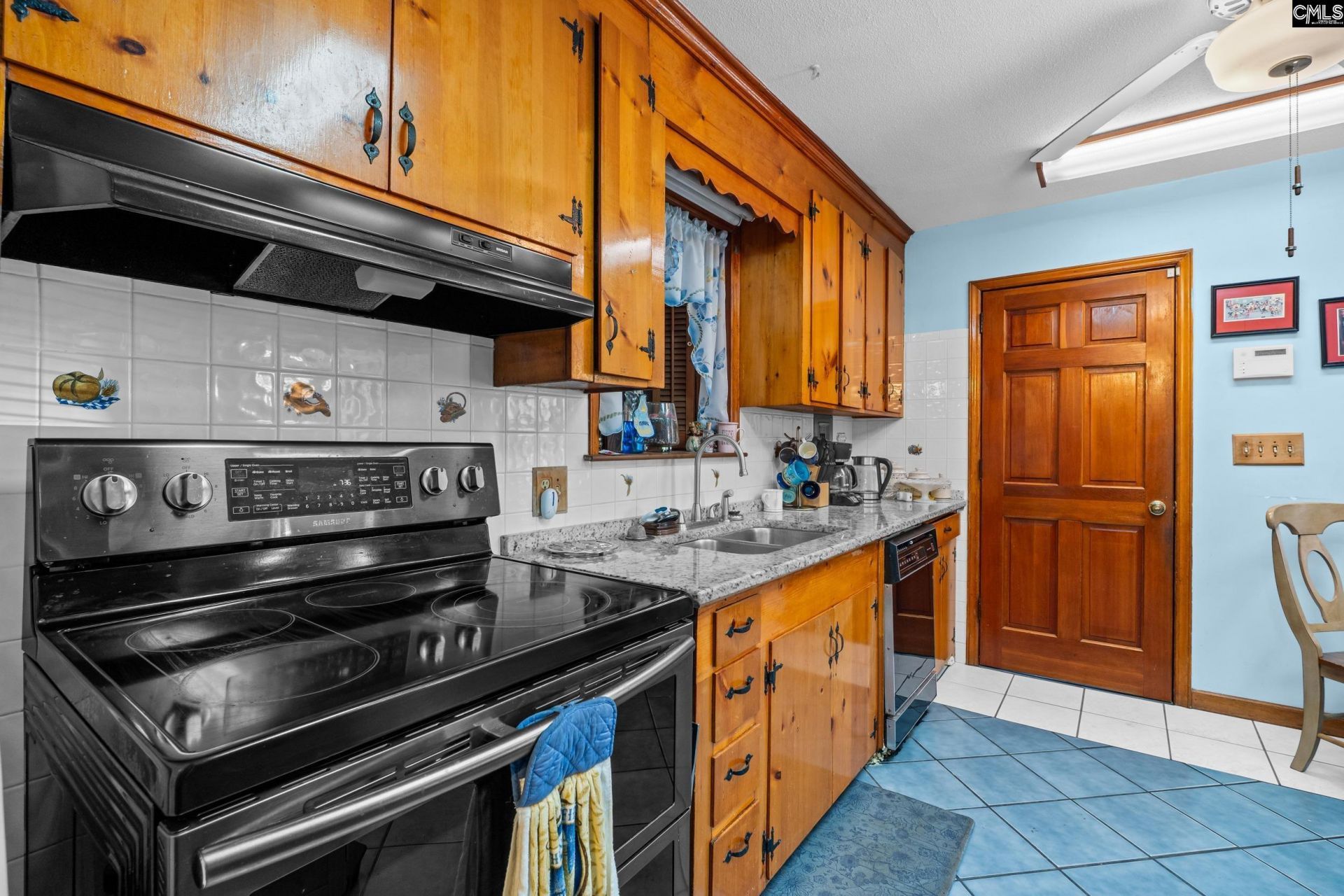 135 Newcastle Drive Photo 12