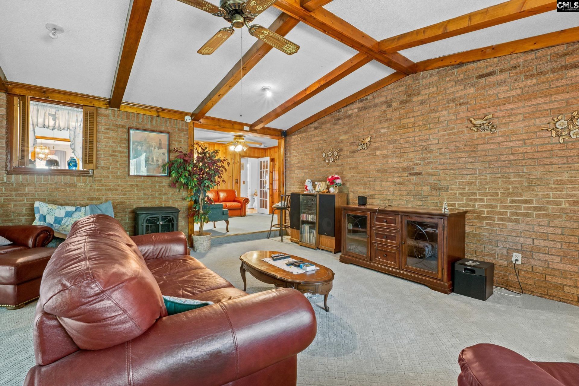 135 Newcastle Drive Photo 14