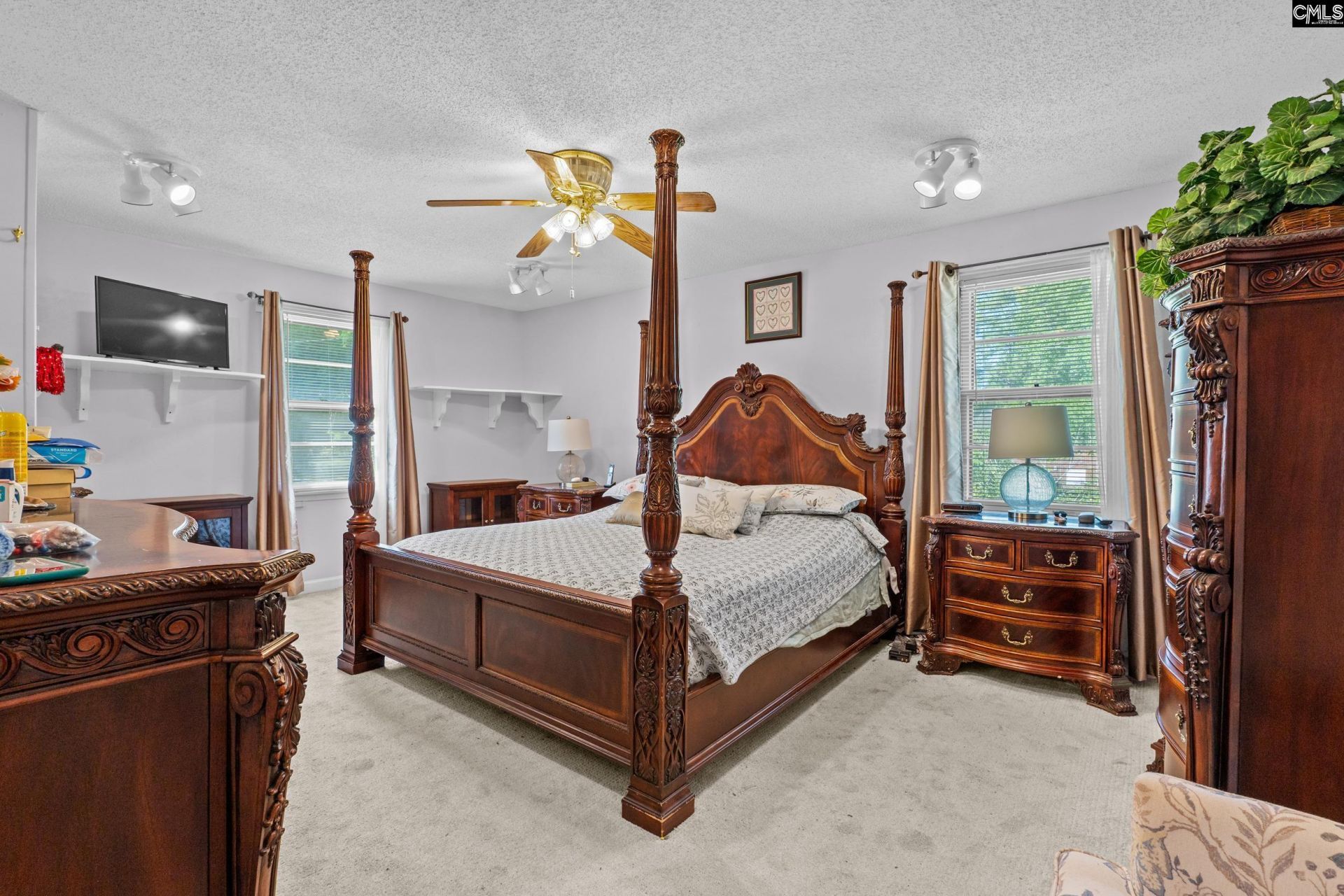 135 Newcastle Drive Photo 17