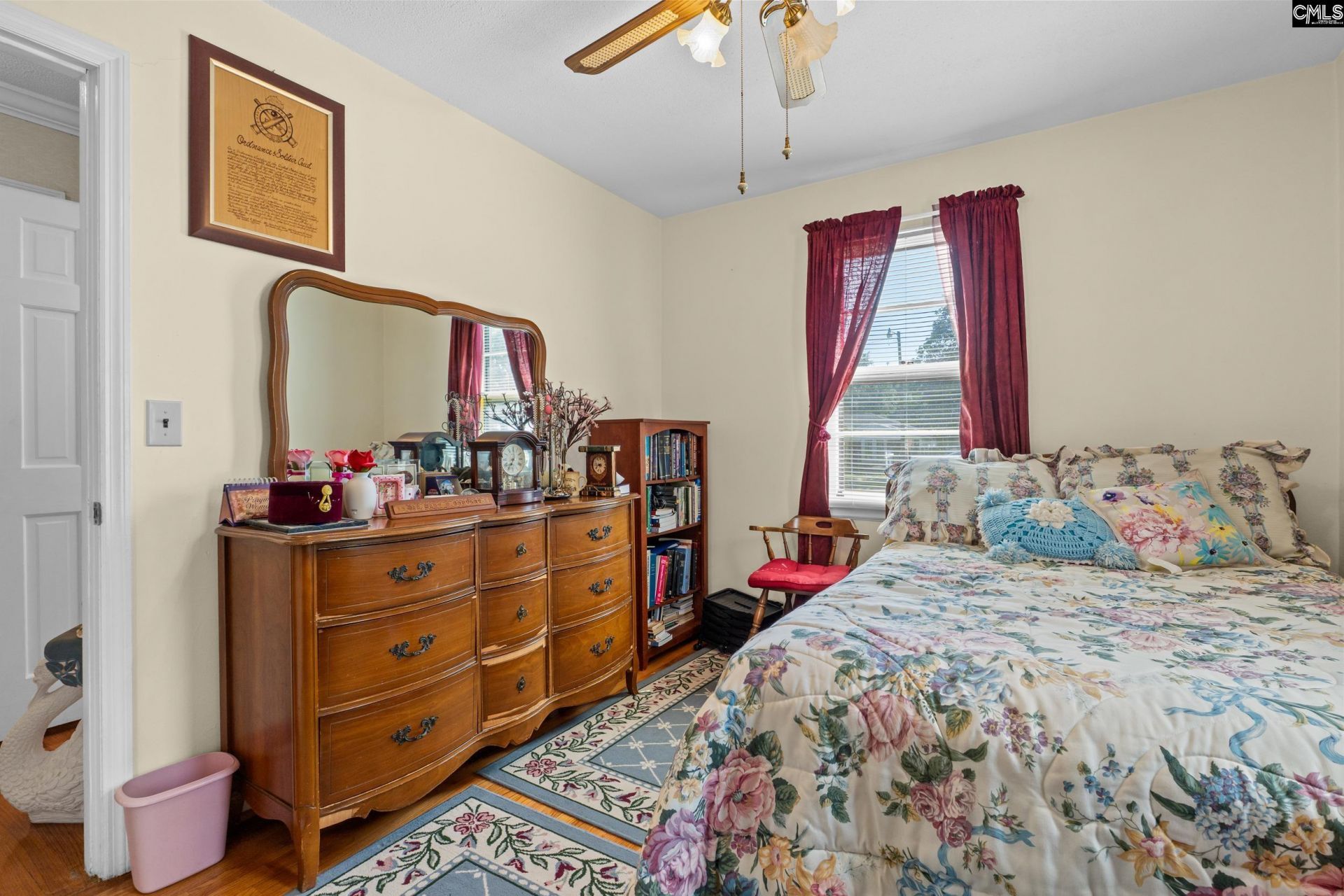 135 Newcastle Drive Photo 24