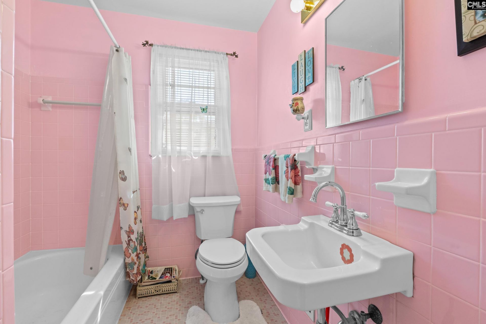 135 Newcastle Drive Photo 25